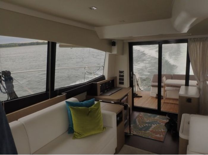 2017 Prestige Yacht 560 Fly Sedan Cruiser Photo 21 of 24
