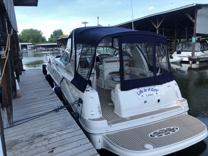 2005 Sea Ray 320 Sundancer Photo 6 of 24