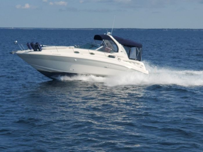 2005 Sea Ray 320 Sundancer Photo 7 of 24