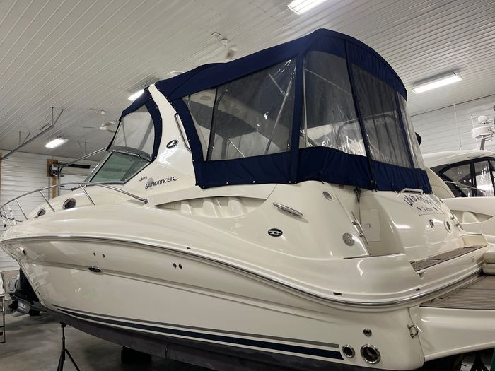 2005 Sea Ray 320 Sundancer Photo 8 of 24