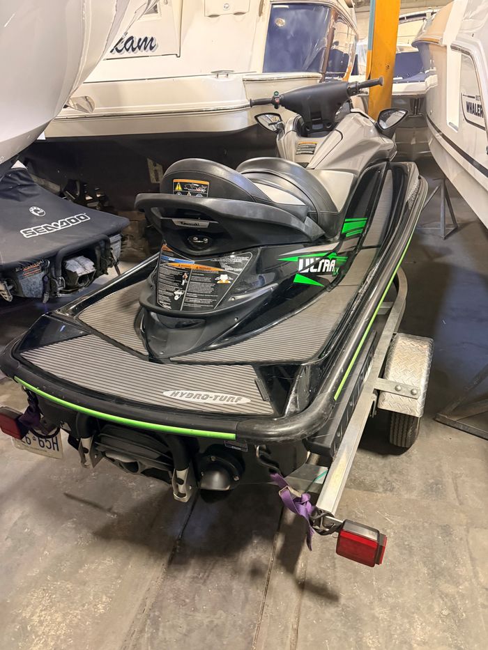 2016 Kawasaki ULTRA Photo 3 of 4