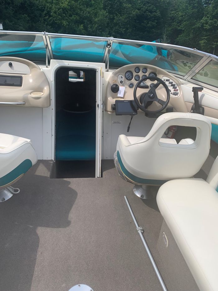 1995 Rinker Captiva 232 Photo 3 of 8