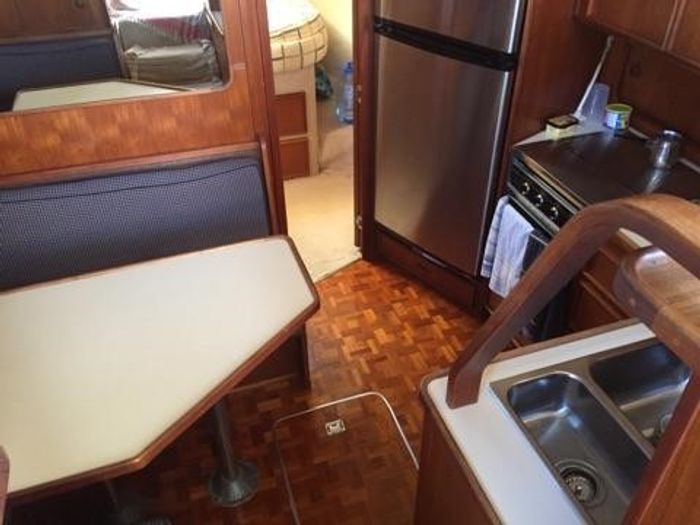 1986 Chris-Craft Catalina 426 Photo 5 of 16