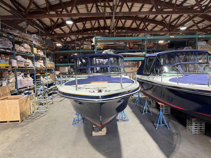 1998 CraigCraft Marine Launch Photo 3 of 28