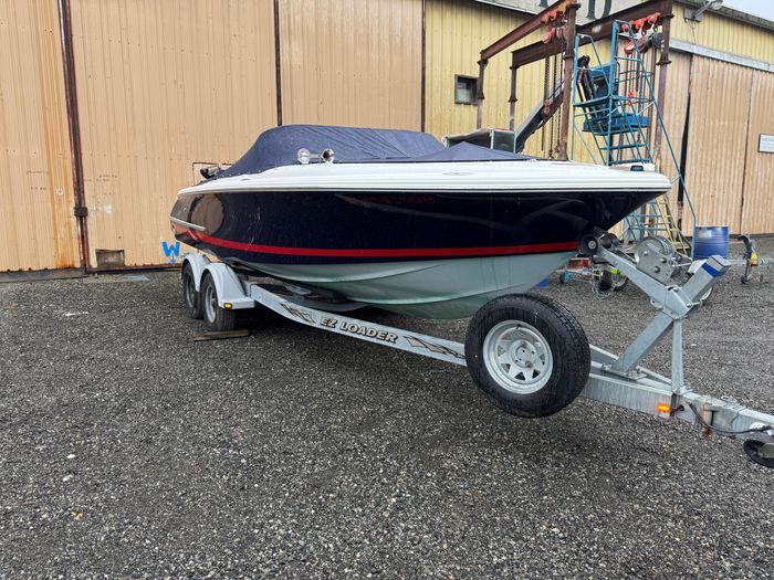 2004 Chris-Craft 22 Launch Photo 32 of 32
