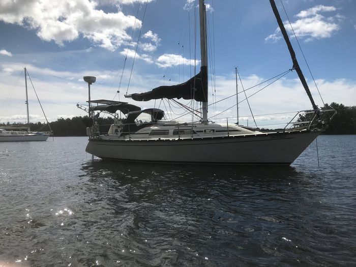 1987 Mirage 32 Sloop Photo 12 of 14