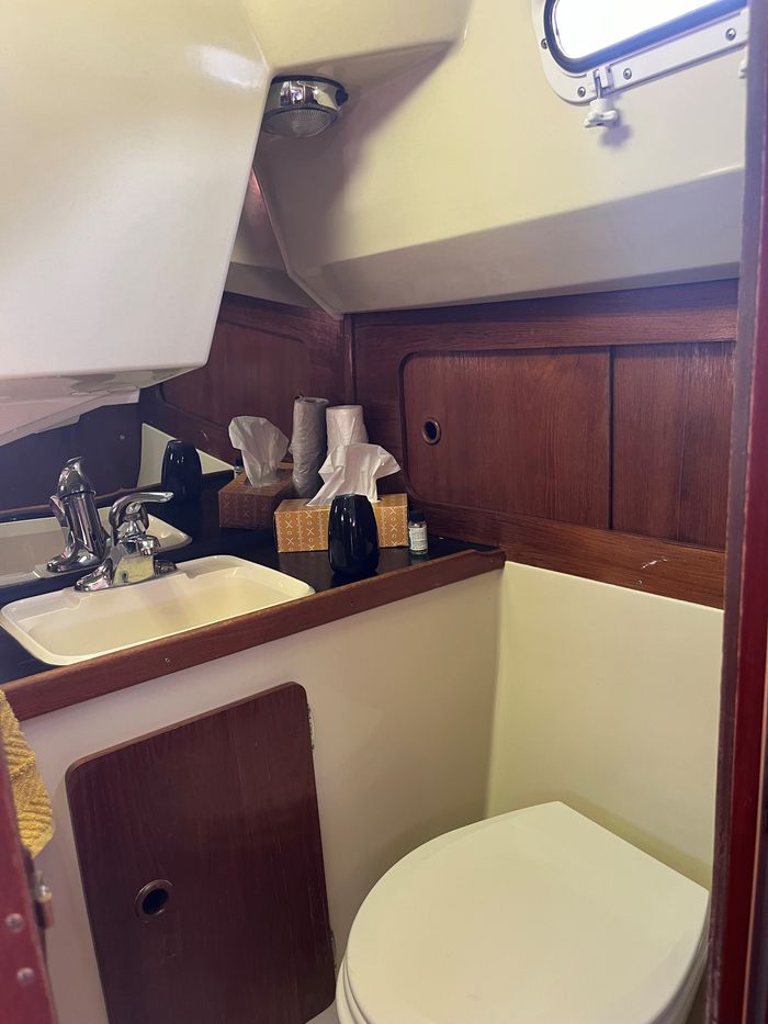1987 Mirage 32 Sloop Photo 9 of 14