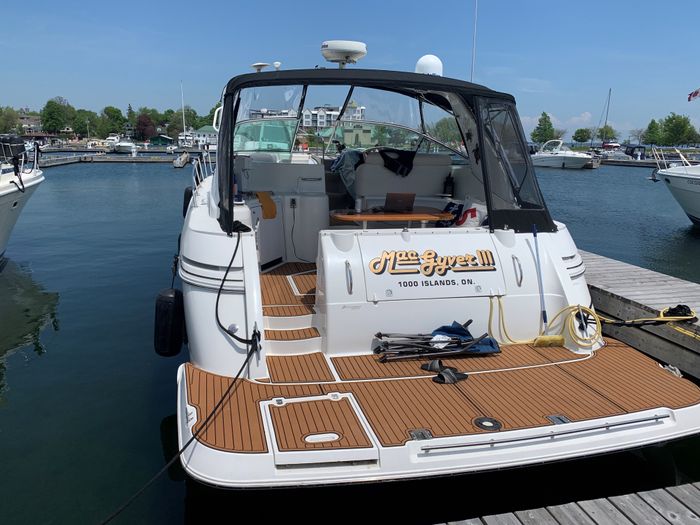 2001 Cruisers Yachts 3870 express cruiser Photo 2 of 22