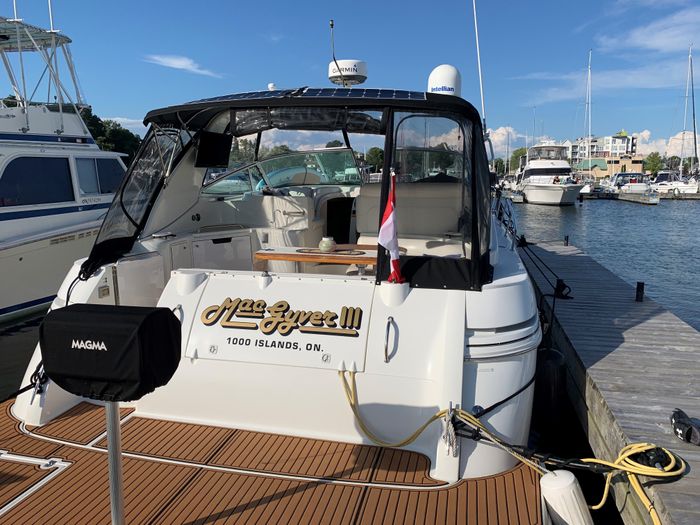 2001 Cruisers Yachts 3870 express cruiser Photo 19 of 22