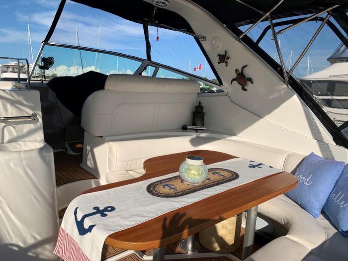 2001 Cruisers Yachts 3870 express cruiser Photo 20 of 22