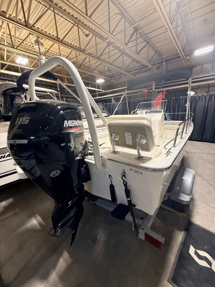 2026 Boston Whaler 170 Montauk Photo 4 of 6
