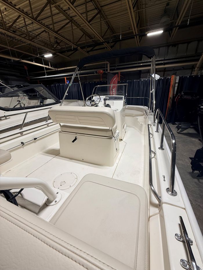 2026 Boston Whaler 170 Montauk Photo 2 of 6