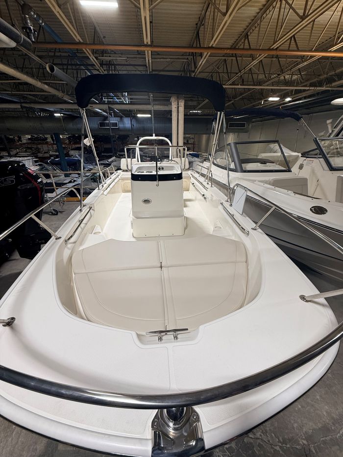 2026 Boston Whaler 170 Montauk Photo 3 of 6
