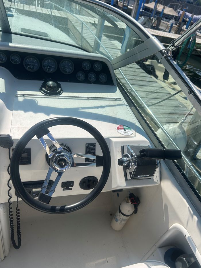 1994 Sea Ray 290 Sundancer Photo 16 sur 52