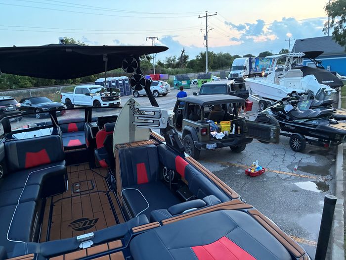 2021 Malibu 24 MXZ Wakesetter Photo 4 of 14