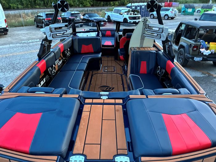 2021 Malibu 24 MXZ Wakesetter Photo 6 of 14