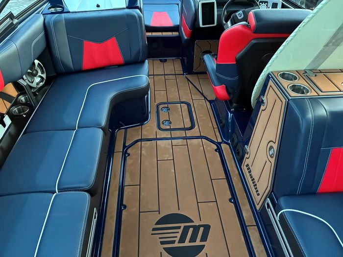 2021 Malibu 24 MXZ Wakesetter Photo 7 of 14