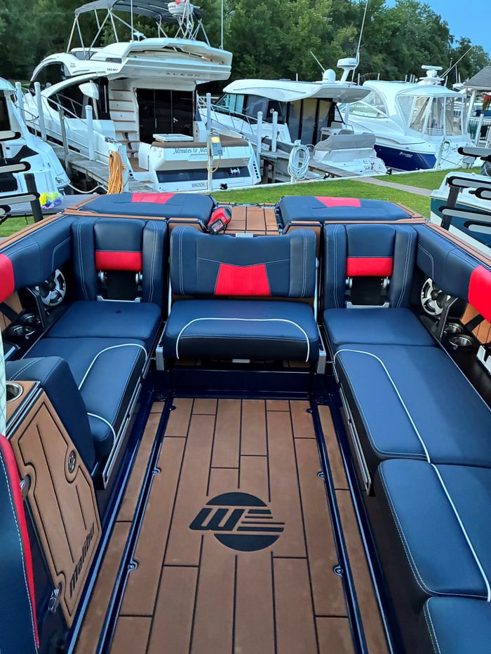 2021 Malibu 24 MXZ Wakesetter Photo 8 of 14