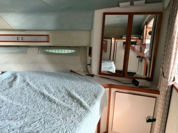 1989 Sea Ray 340 Express Cruiser Photo 22 sur 26