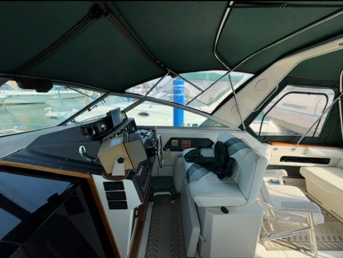 1989 Sea Ray 340 Express Cruiser Photo 8 sur 26