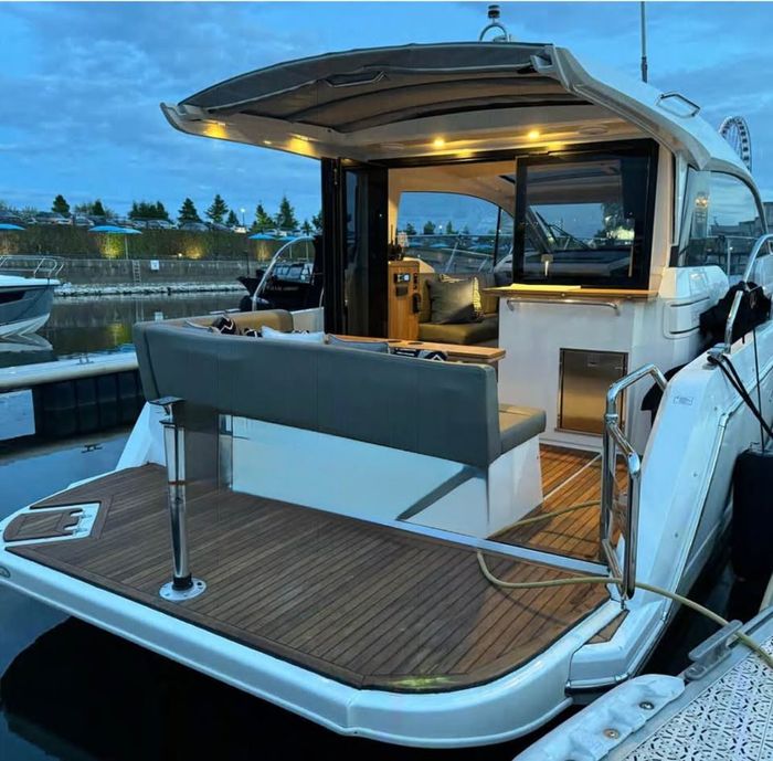 2018 Sealine C330 Photo 6 sur 14