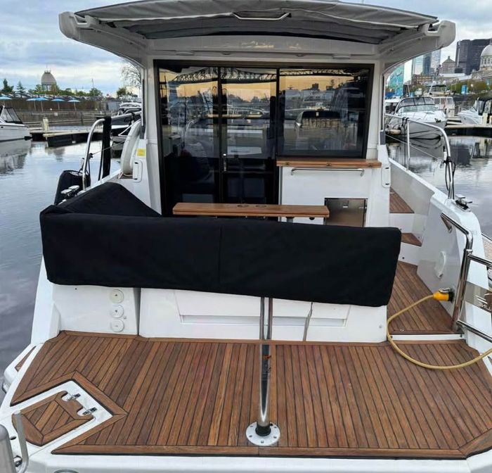 2018 Sealine C330 Photo 7 sur 14