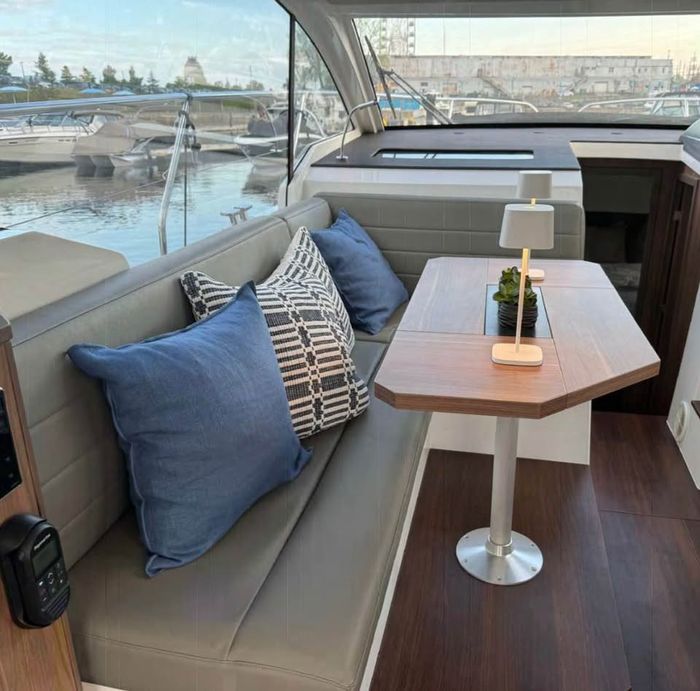 2018 Sealine C330 Photo 9 sur 14