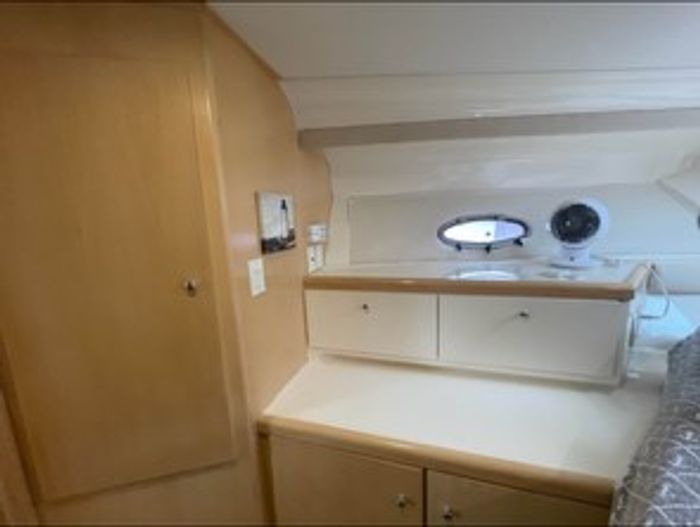 1998 Carver 350 Mariner Photo 20 of 25