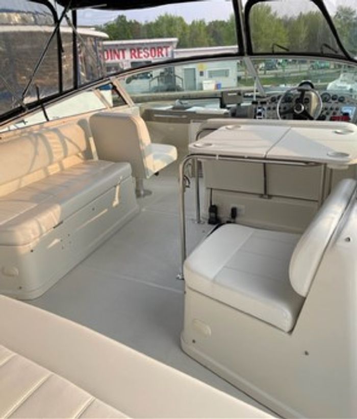 1998 Carver 350 Mariner Photo 11 of 25