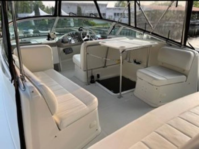 1998 Carver 350 Mariner Photo 10 of 25