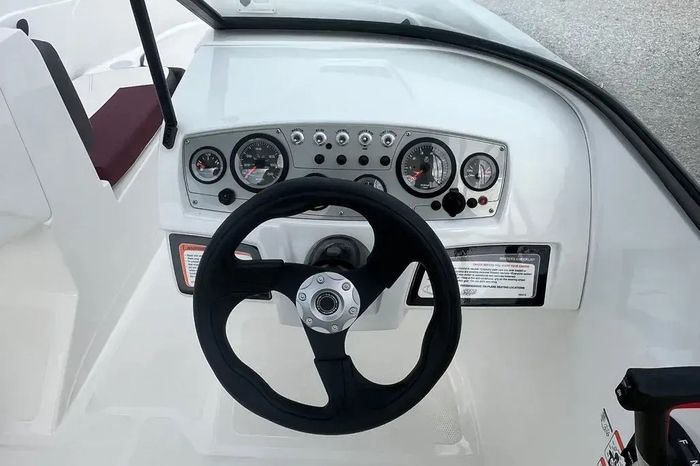 2017 Tahoe 450TF Photo 6 sur 14