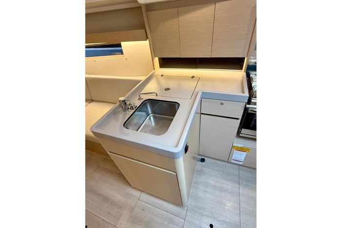 2023 Beneteau Oceanis 34.1 Photo 13 sur 27