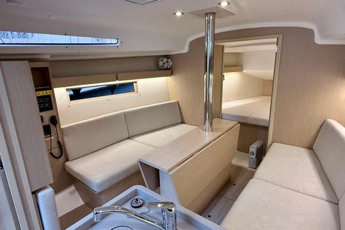2023 Beneteau Oceanis 34.1 Photo 16 sur 27