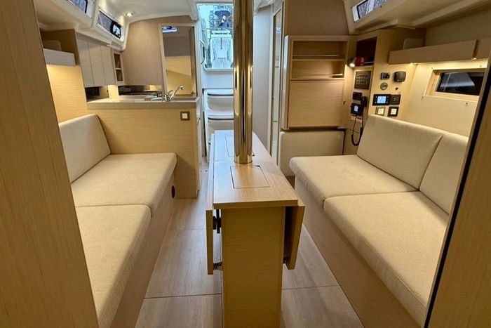 2023 Beneteau Oceanis 34.1 Photo 21 sur 27