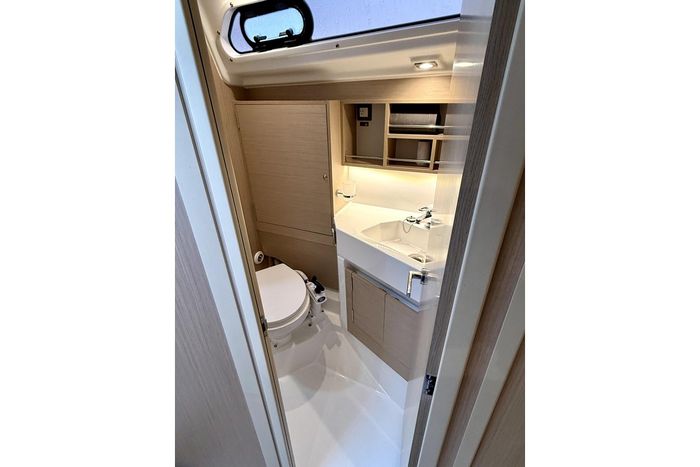 2023 Beneteau Oceanis 34.1 Photo 22 sur 27