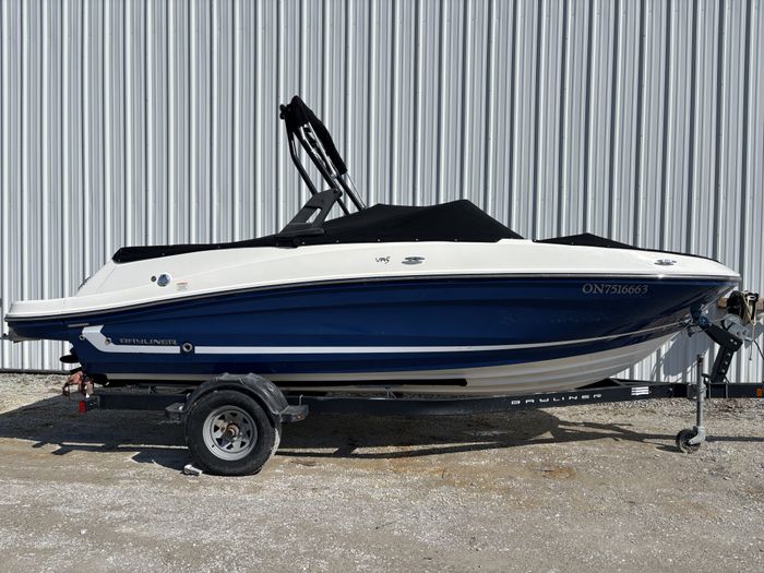 2018 Bayliner VR5 Photo 2 of 33
