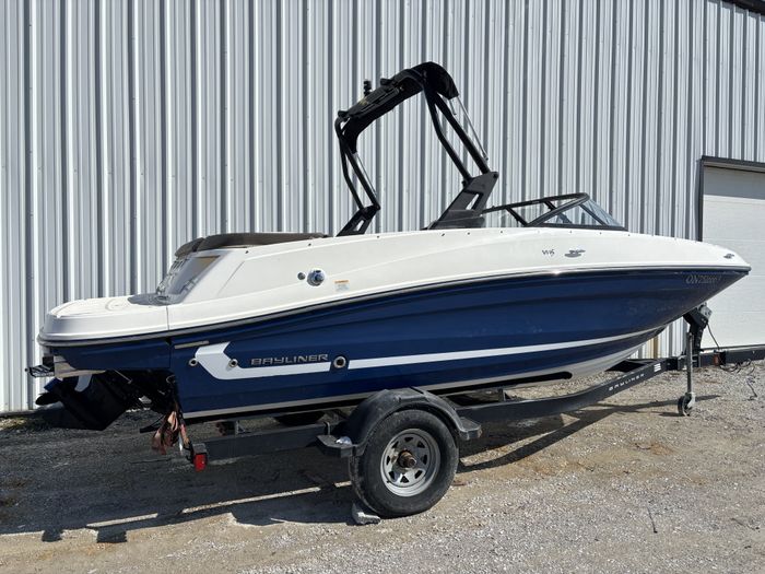 2018 Bayliner VR5 Photo 25 of 33