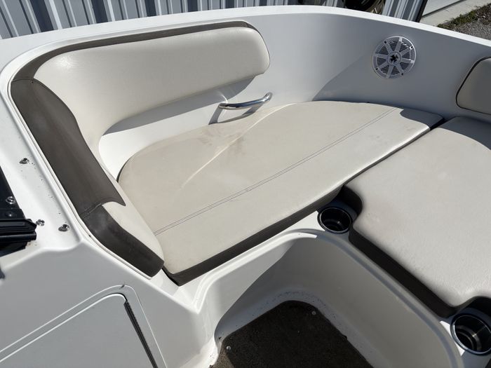 2018 Bayliner VR5 Photo 6 of 33