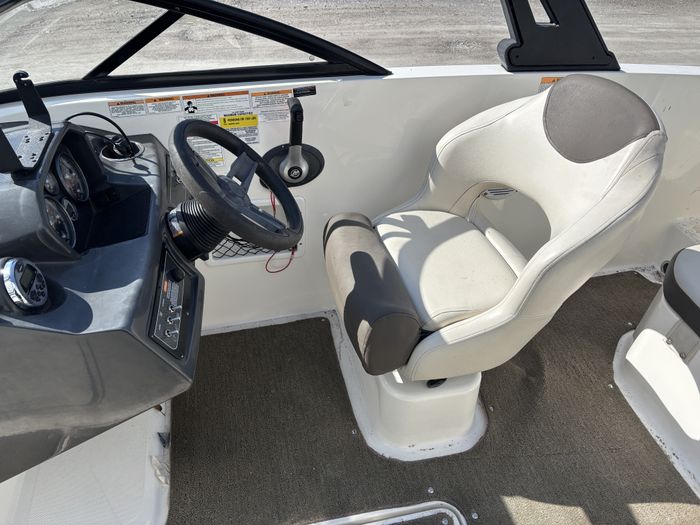 2018 Bayliner VR5 Photo 14 of 33