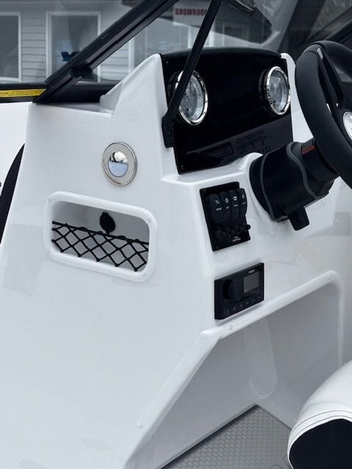 2026 Stingray 172DC Photo 7 sur 13