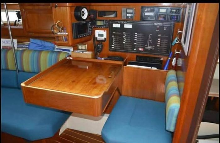 1993 Hunter Legend 40.5 Photo 18 of 27