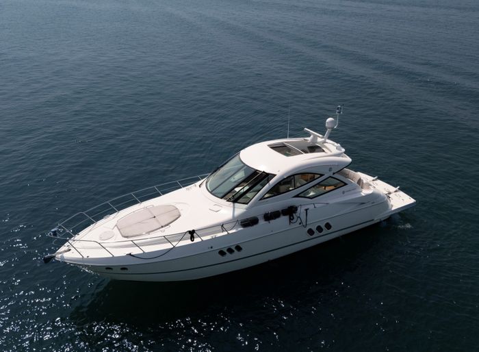 2015 Cruisers Yachts 540 Sport Coupe Photo 2 sur 28