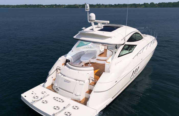 2015 Cruisers Yachts 540 Sport Coupe Photo 1 sur 28