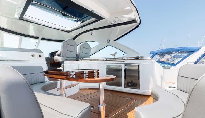 2015 Cruisers Yachts 540 Sport Coupe Photo 5 sur 28
