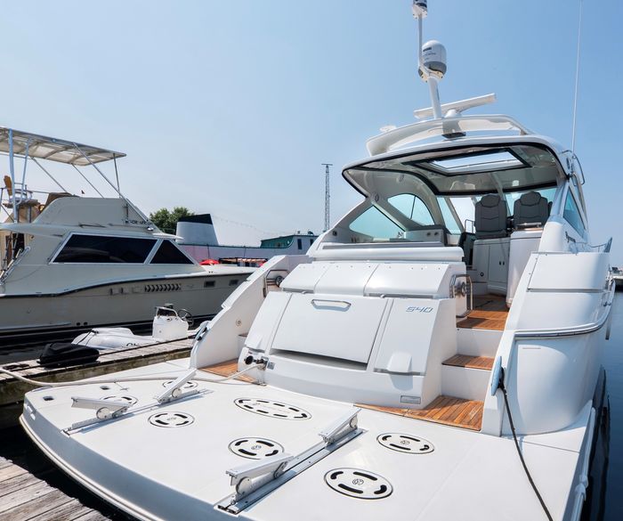 2015 Cruisers Yachts 540 Sport Coupe Photo 9 sur 28