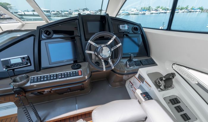 2015 Cruisers Yachts 540 Sport Coupe Photo 12 sur 28