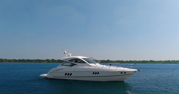 2015 Cruisers Yachts 540 Sport Coupe Photo 4 sur 28