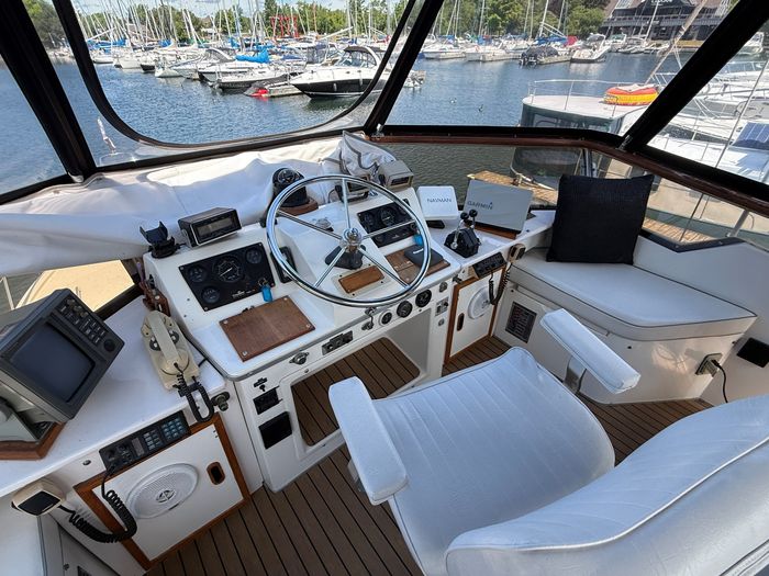 1986 President 37  Aft Cabin Photo 16 sur 62