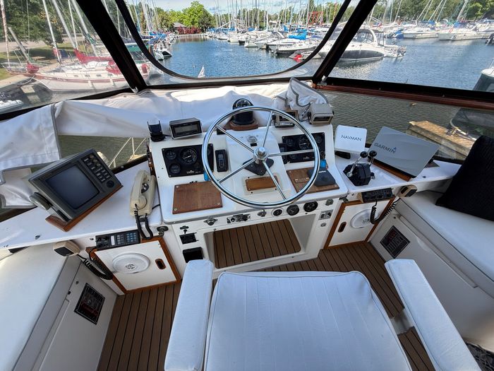 1986 President 37  Aft Cabin Photo 17 sur 62