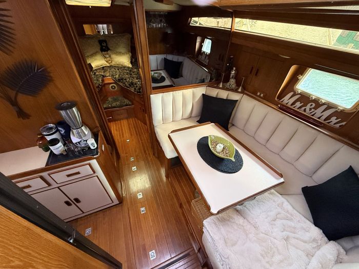 1986 President 37  Aft Cabin Photo 31 sur 62